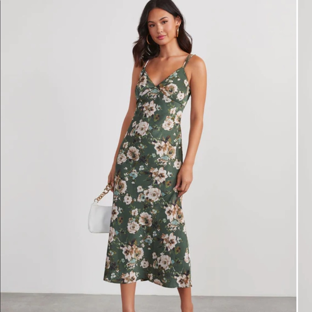**SOLD** Satin floral midi dress